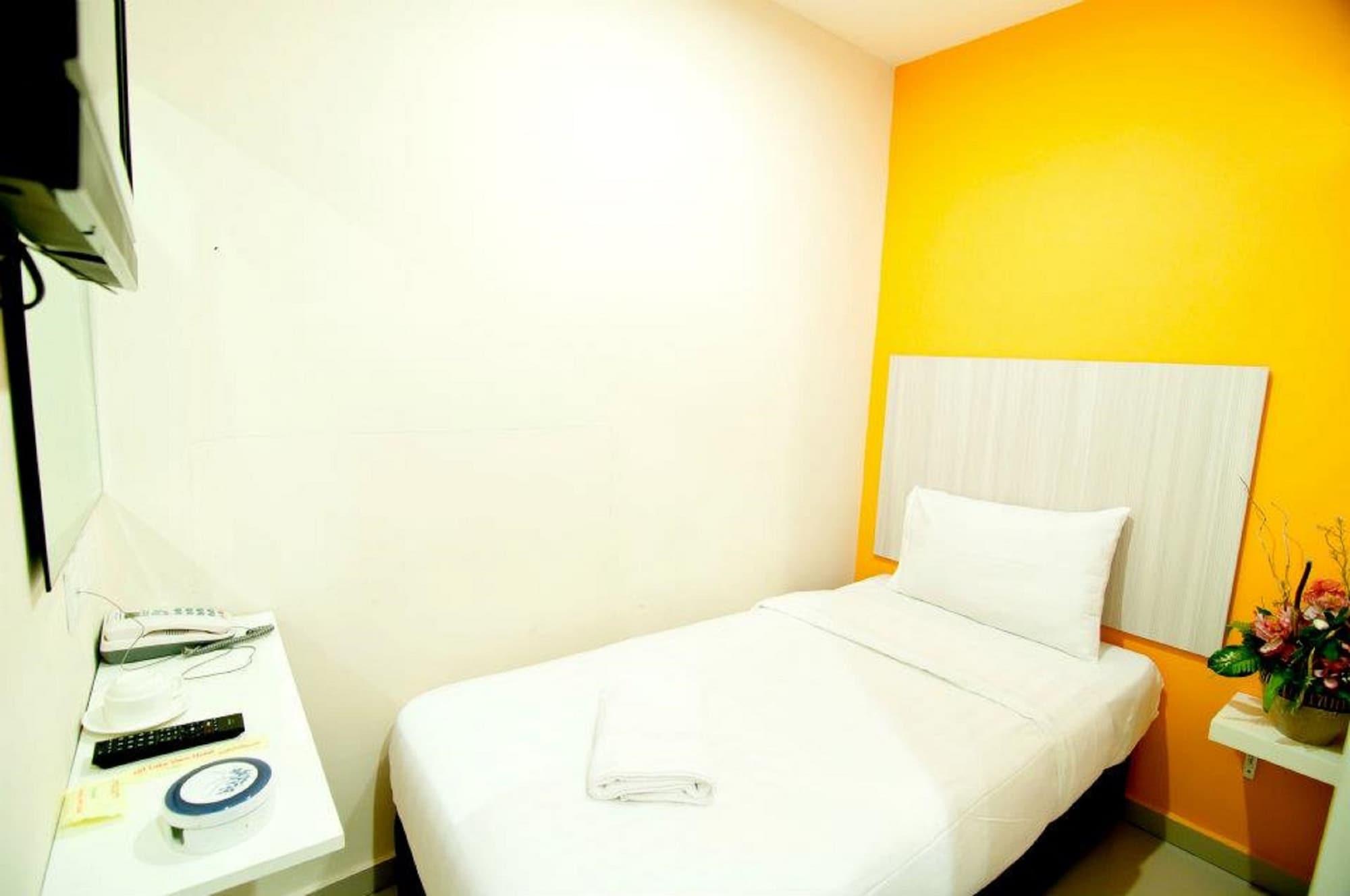 101 Hotel Bangi Exterior photo
