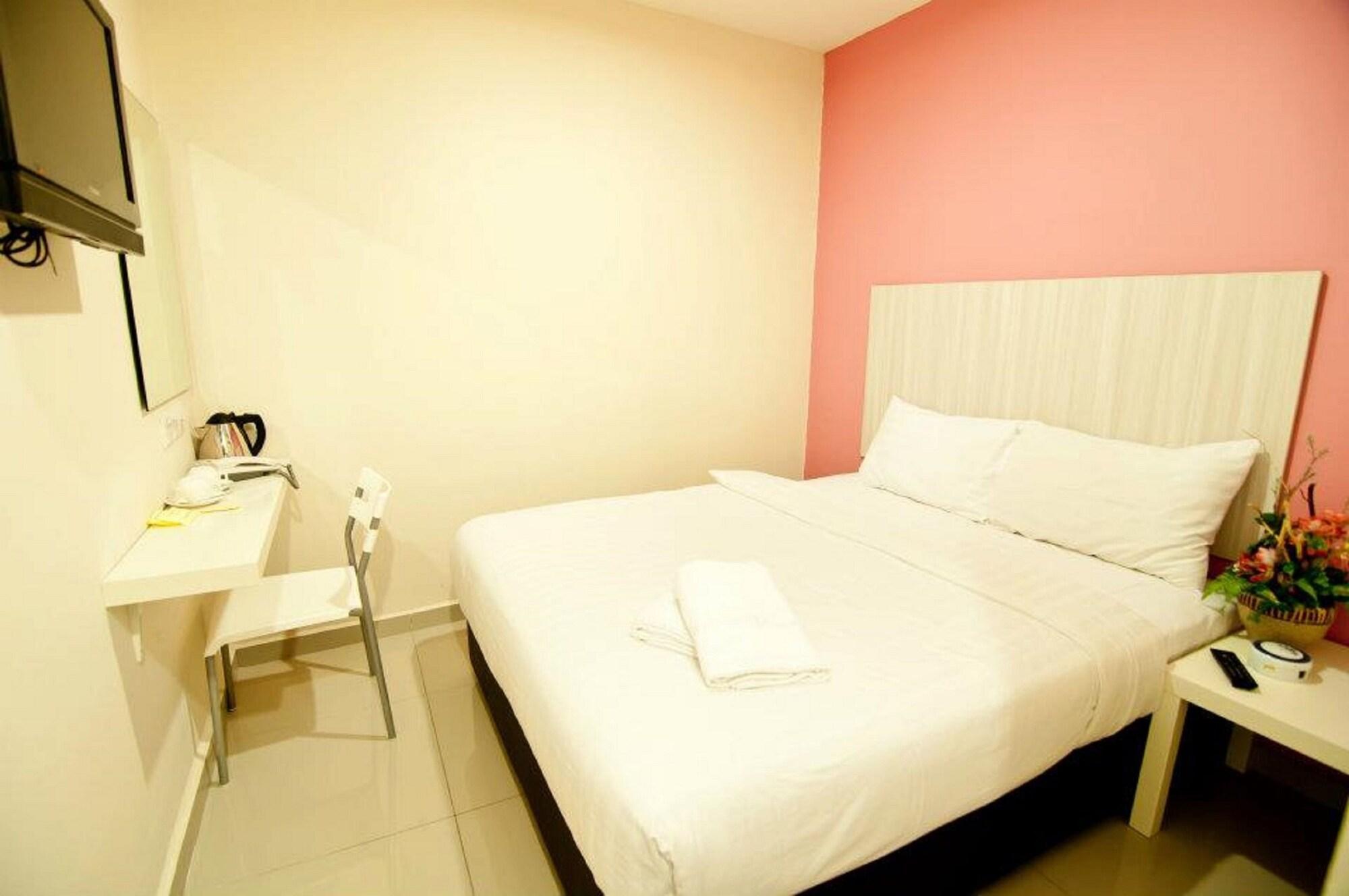 101 Hotel Bangi Exterior photo