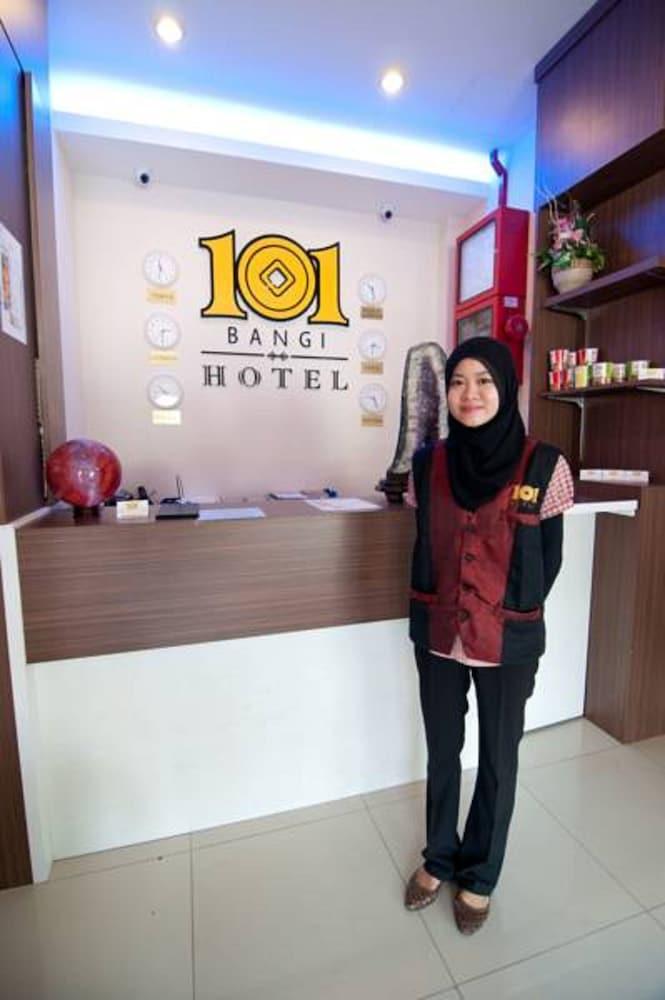 101 Hotel Bangi Exterior photo