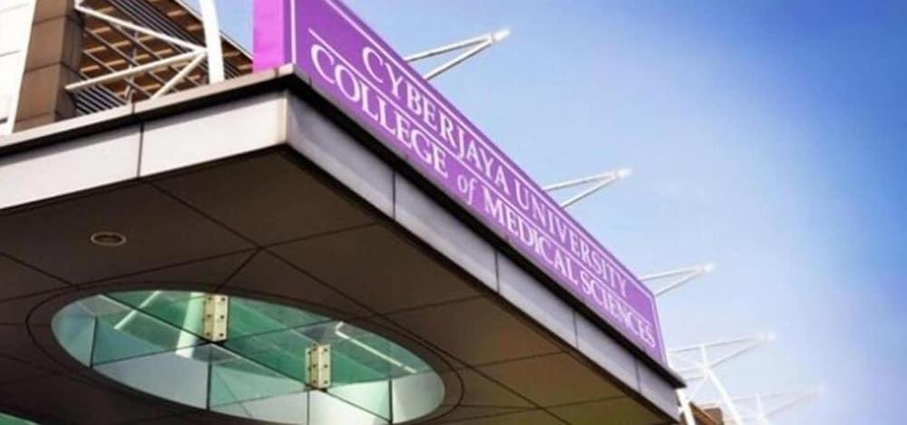 101 Hotel Bangi Exterior photo